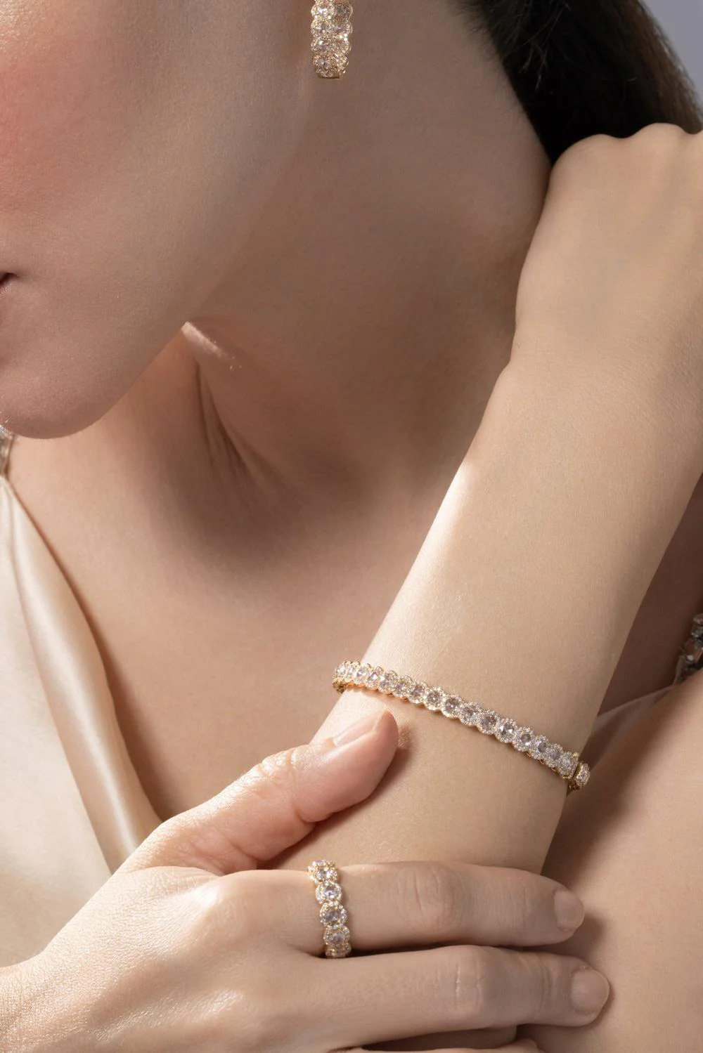 Full Diamond Scallop Bangle Bracelet - Image 2