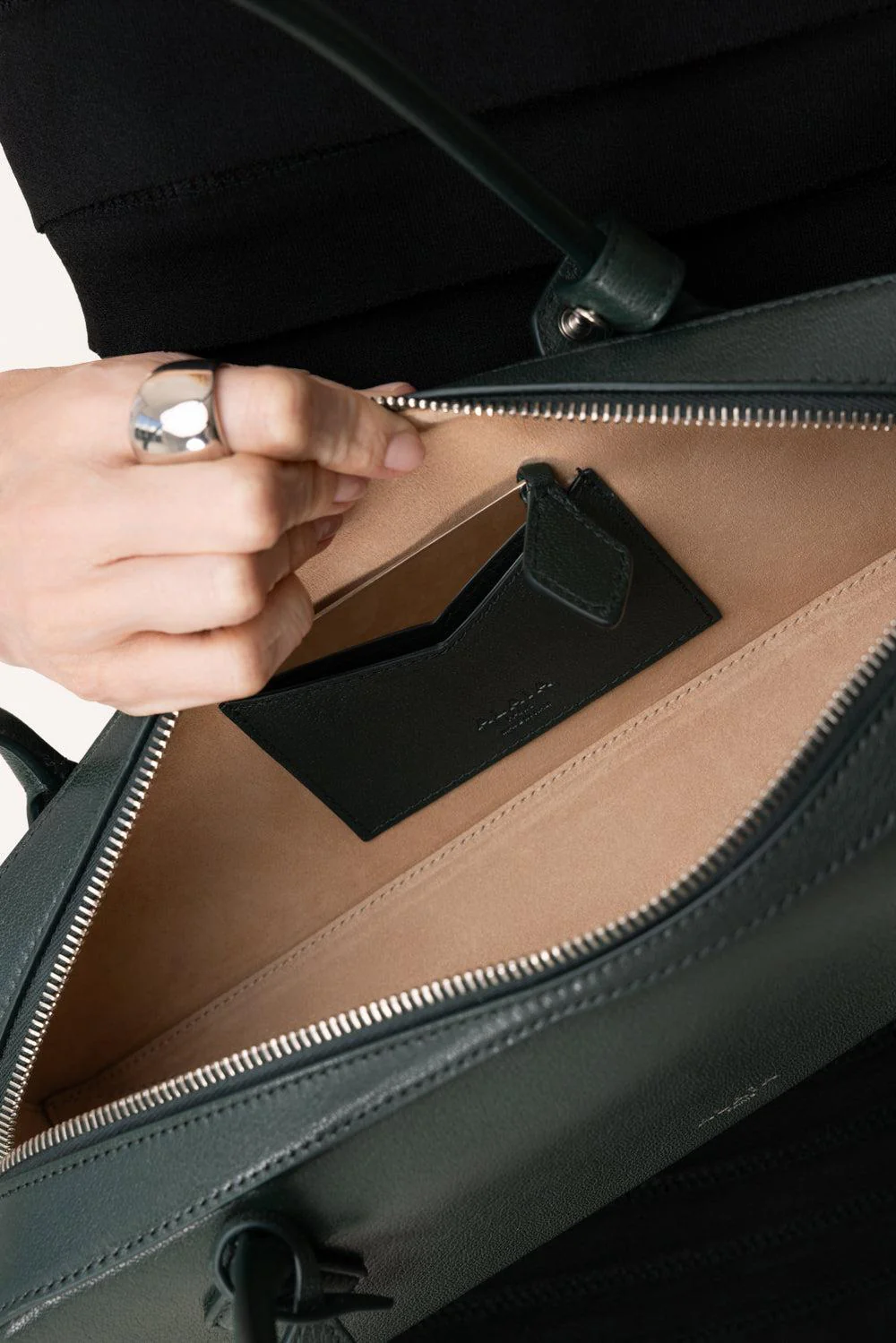Medium Le Teckel Bag - Image 3