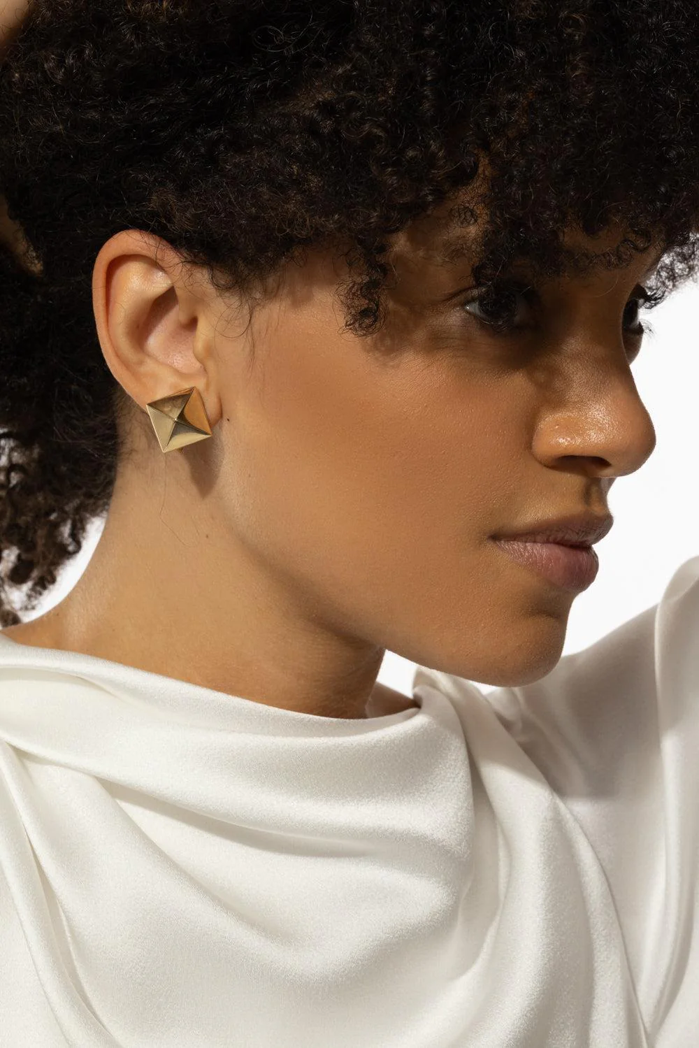 Piramide Stud Earrings - Image 3