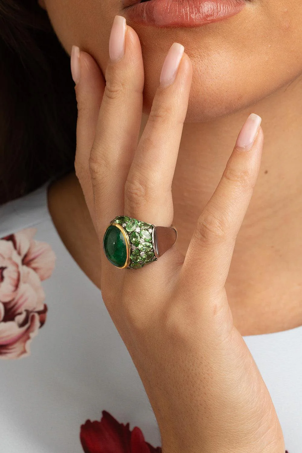 Emerald Tsavorite Diamond Ring - Image 2
