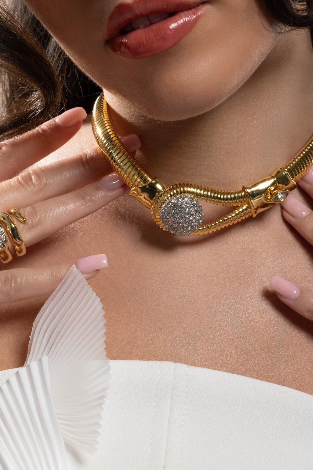 Crystal Pebble Solanales Collar Necklace - Image 3