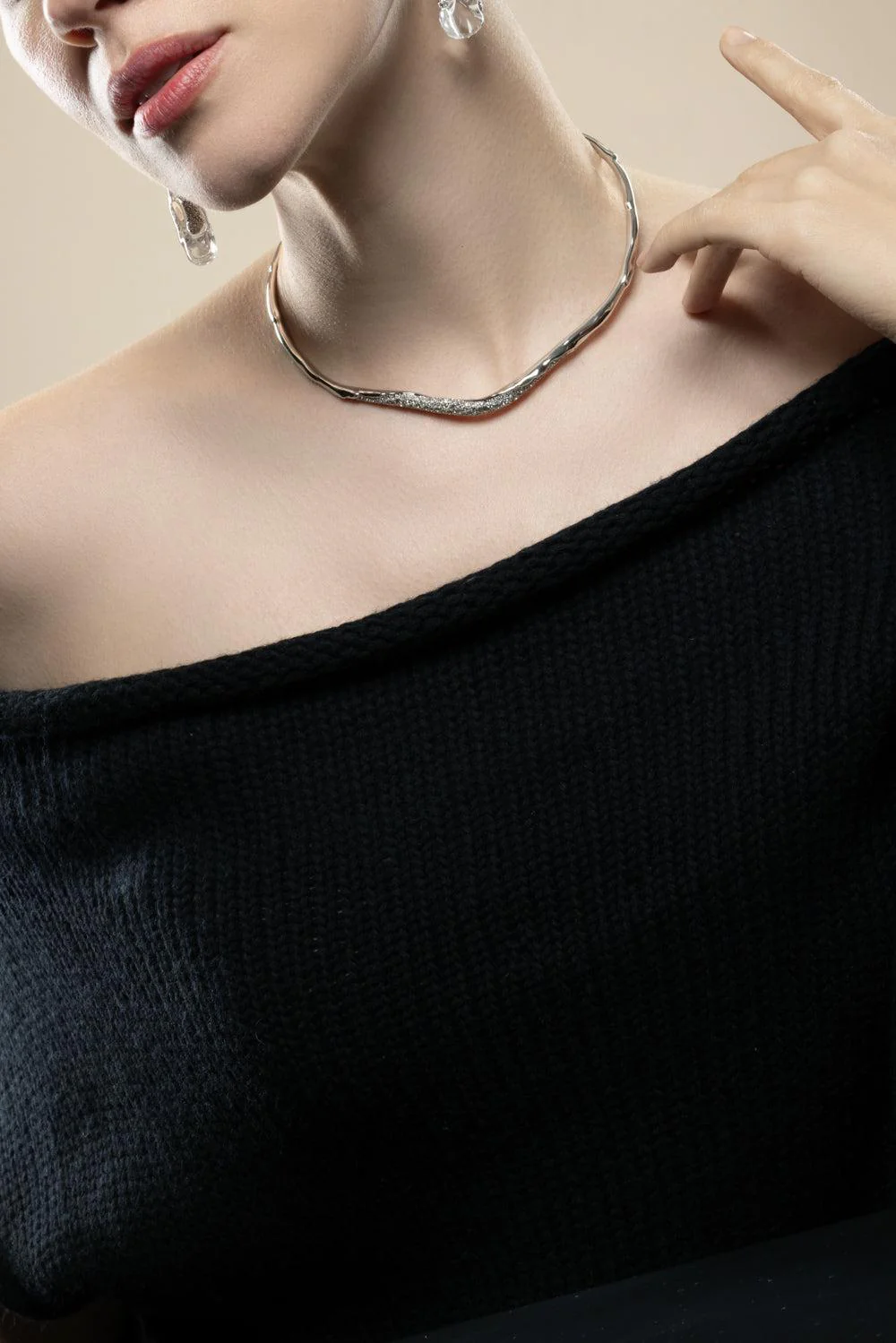 Crystal Solanales Skinny Collar Necklace - Image 3