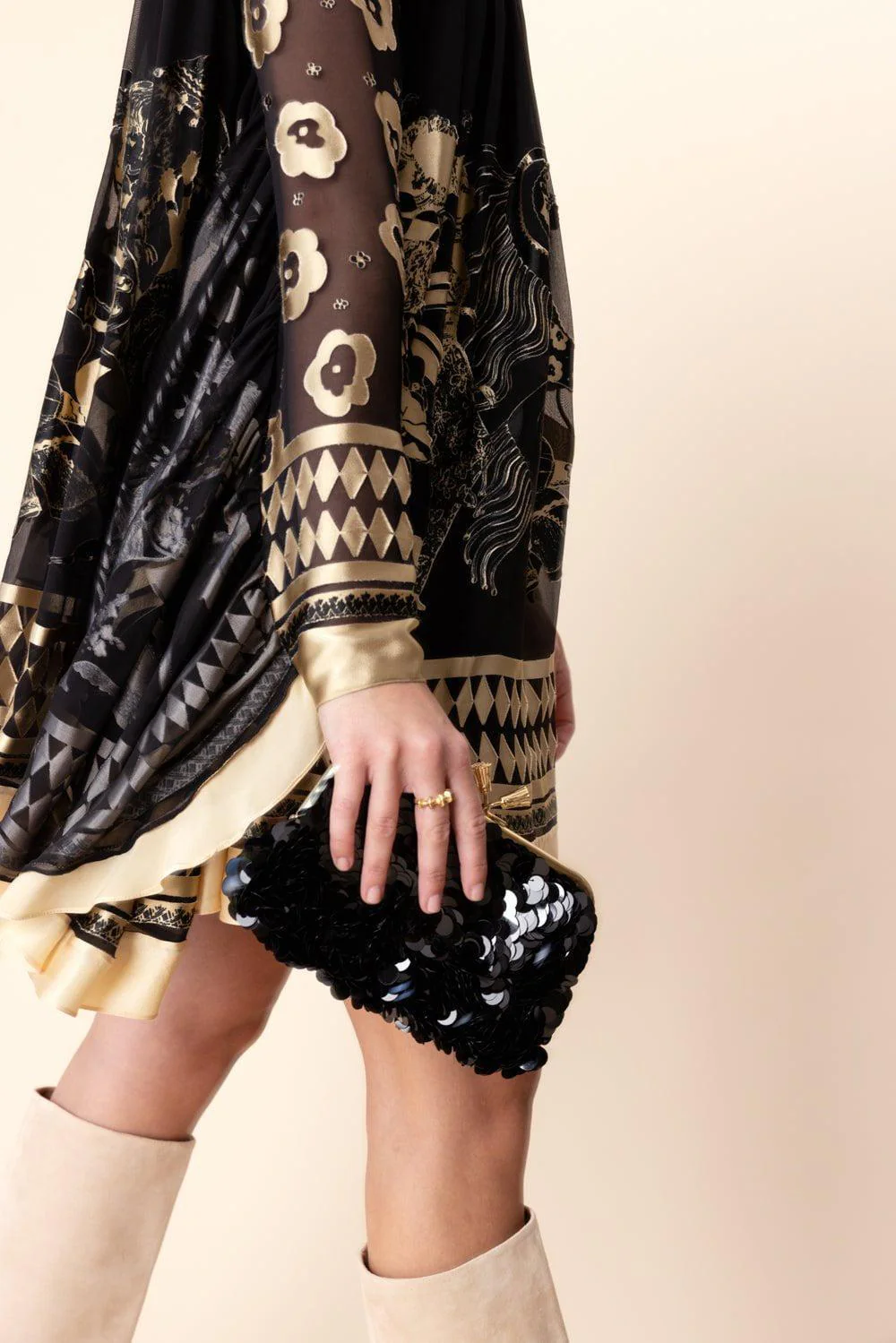 Maud Tassel Clutch - Anthracite - Image 3