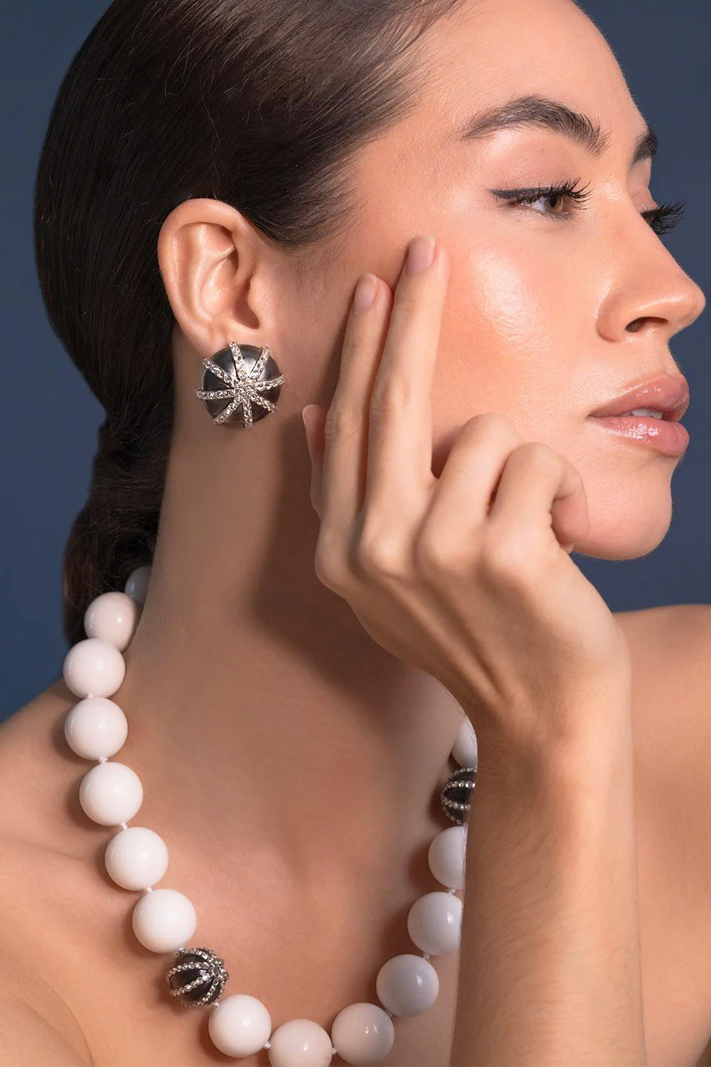 Reverse Set Dome Button Earrings - Image 4