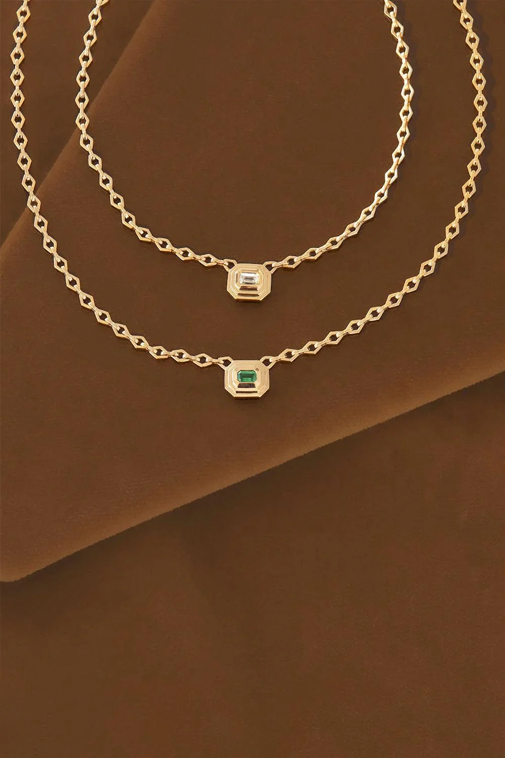Emerald Staircase Medium Chain Necklace - Image 4