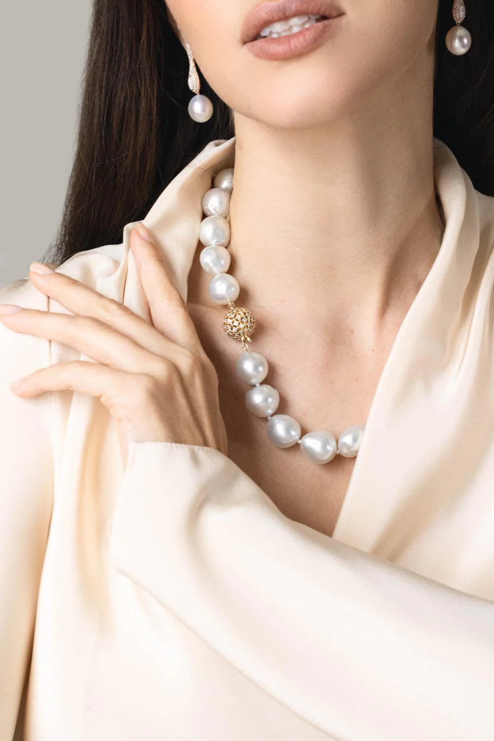 Baroque Pearl Necklace - Image 3