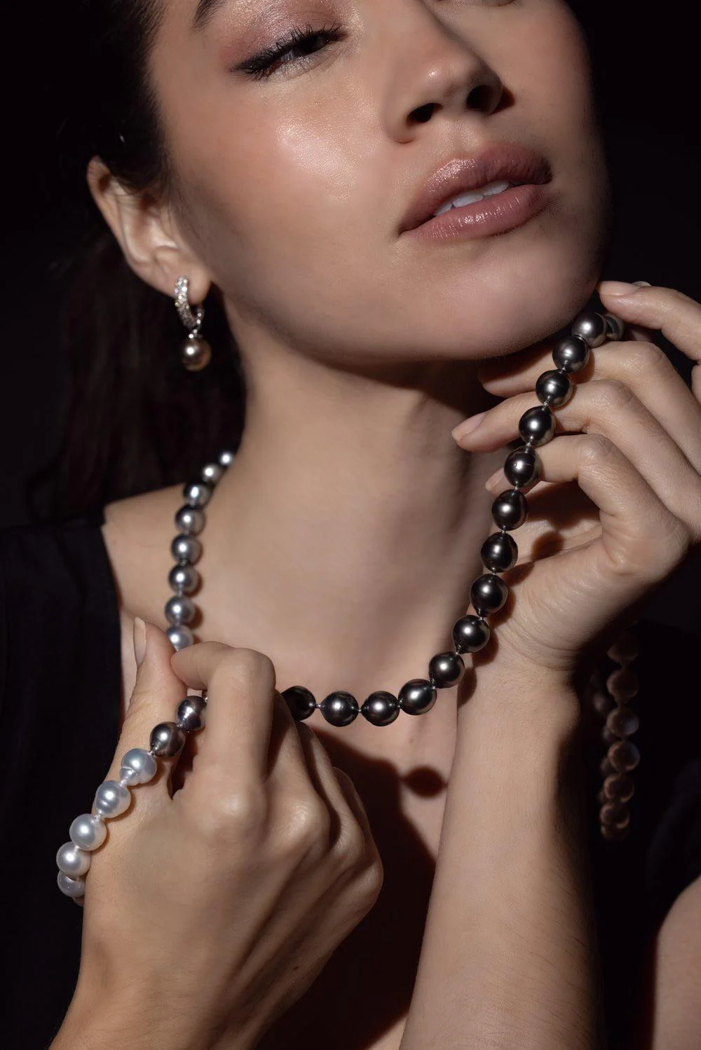 Ombre Pearl Necklace - Image 4