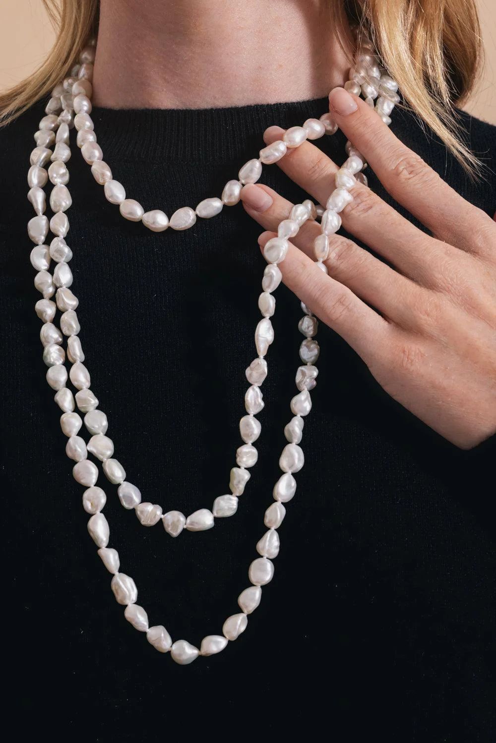 White Pearl Freshwater Baroque Necklace - 15in - Image 4