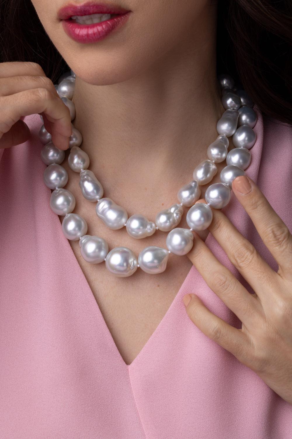 White South Sea Baroque Pearl Necklace - Image 4