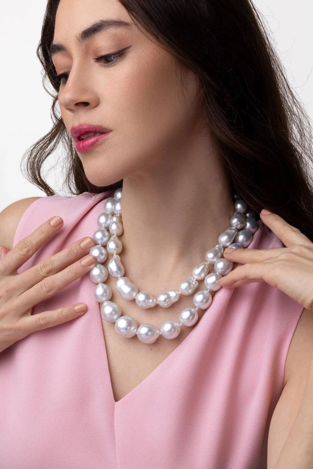 White South Sea Baroque Pearl Necklace - Image 5