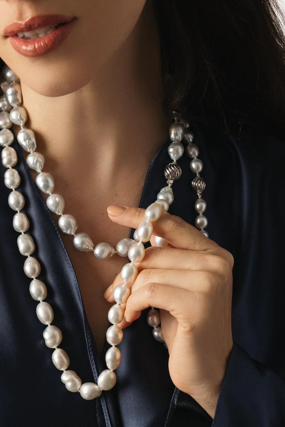 White South Sea Baroque Pearl Necklace - White Gold - Image 3