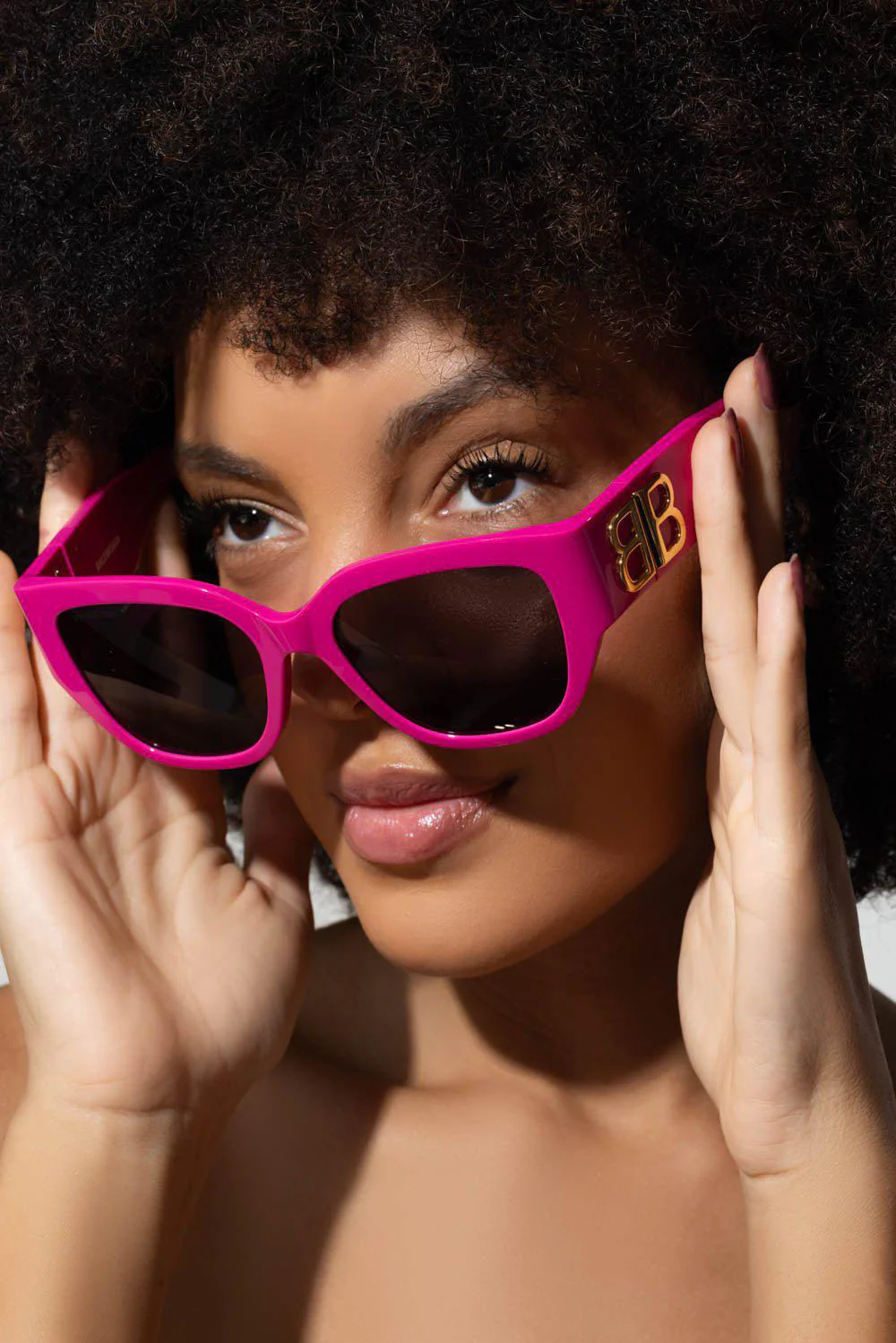 Bossy Round Logo Sunglasses - Image 3