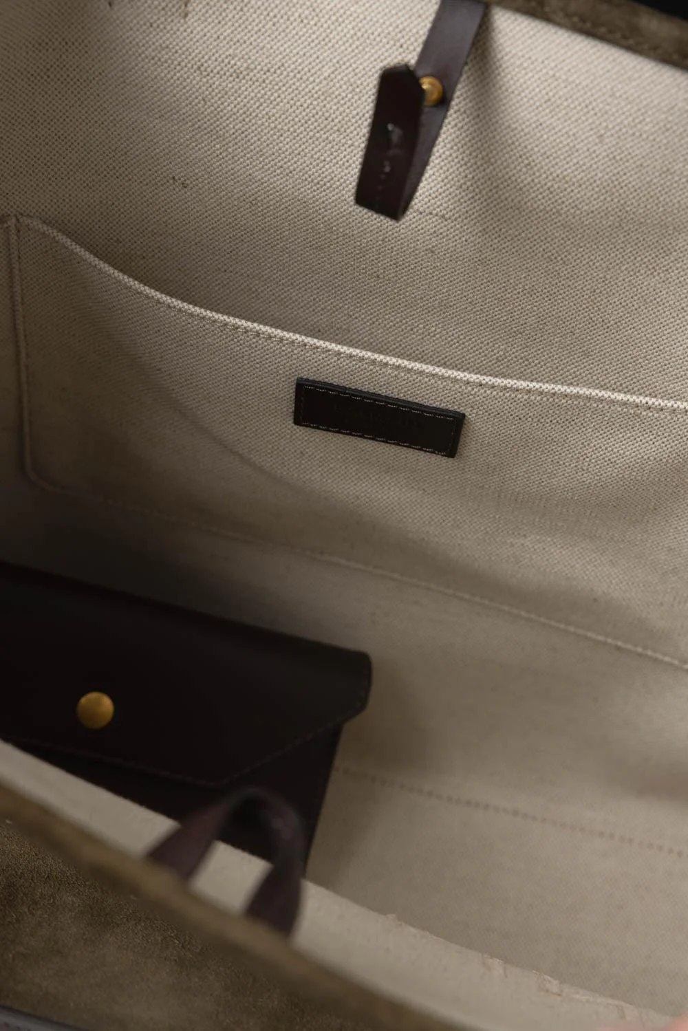 B-Army Medium Tote Bag - Khaki Chocolate - Image 4