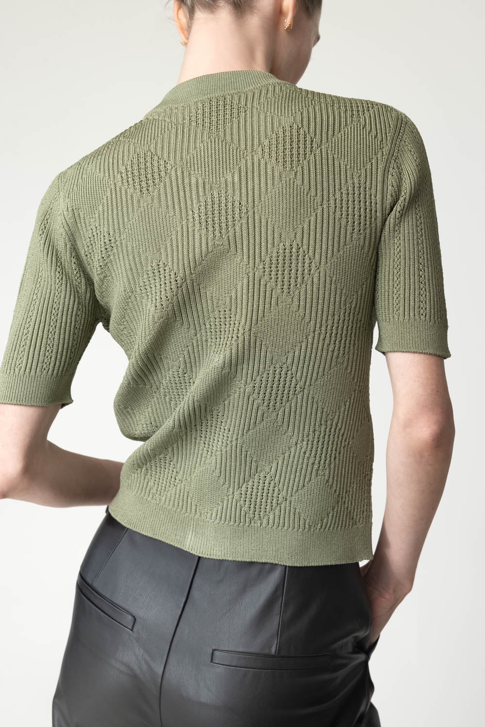 Short Sleeve Two Pocket Cardigan - Image 4