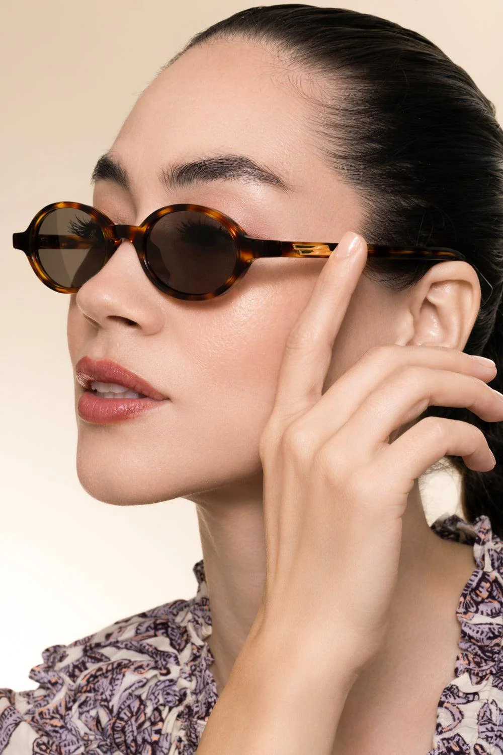 Classic Round Sunglasses - Image 3