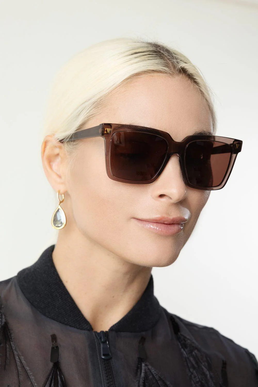 Classic Sunglasses - Brown - Image 3