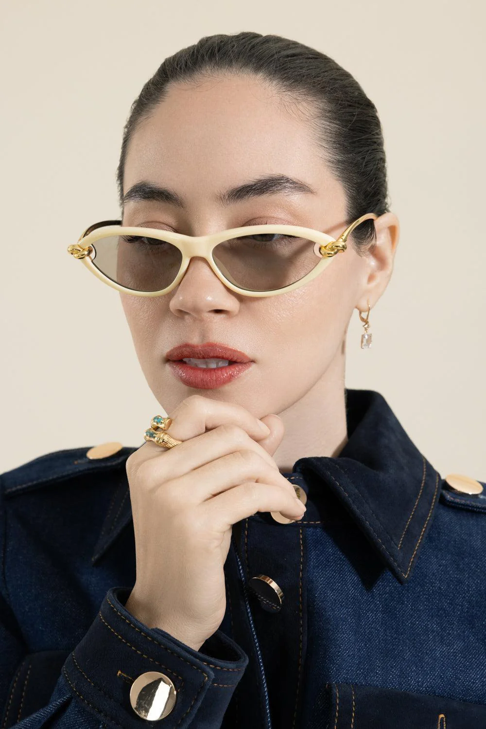 Knot Cat Eye Sunglasses - Image 3