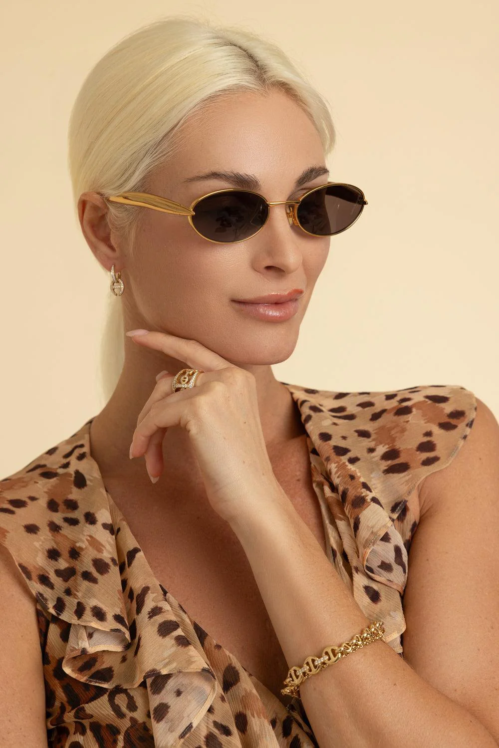 Sardine Oval Sunglasses - Image 2