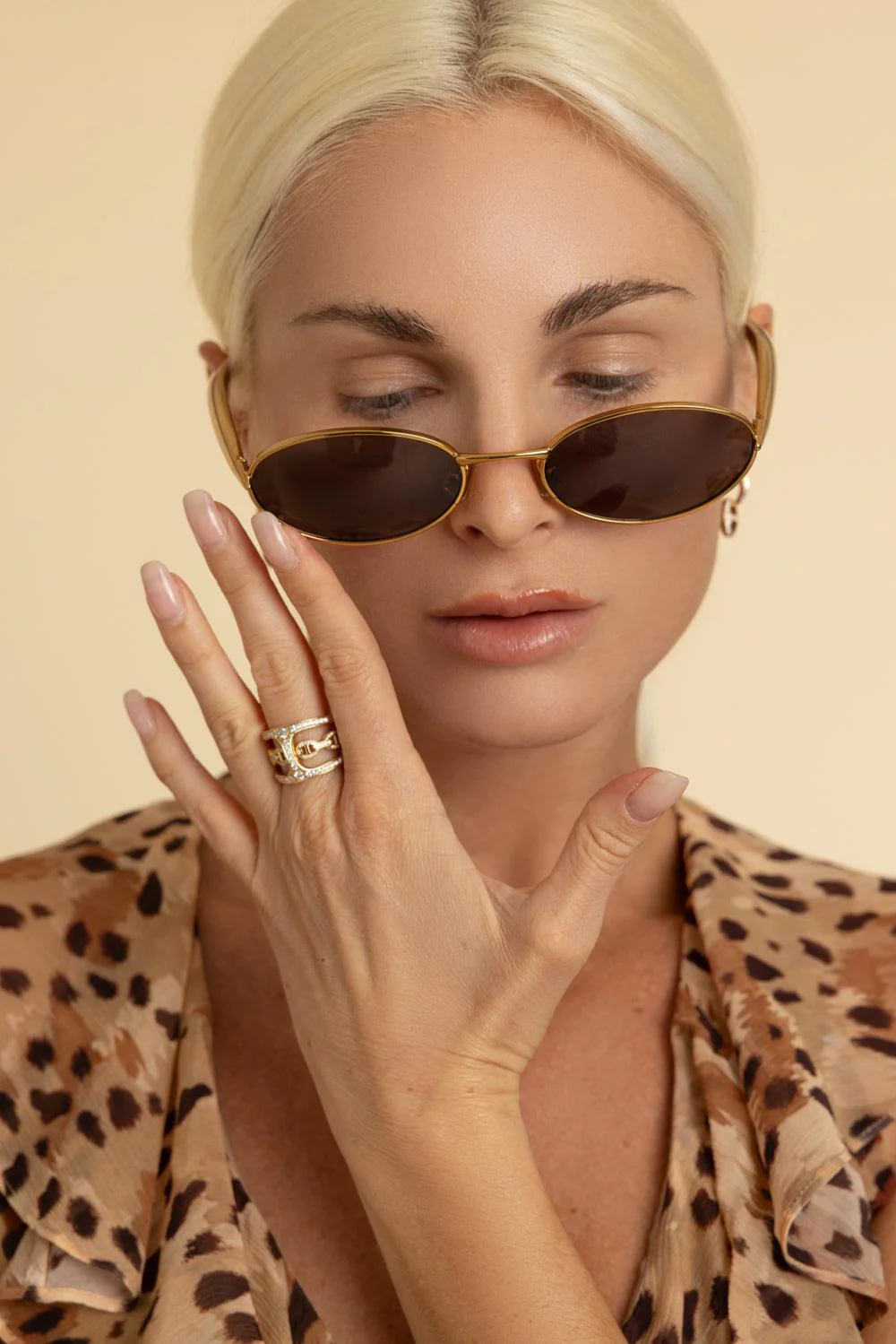 Sardine Oval Sunglasses - Image 3