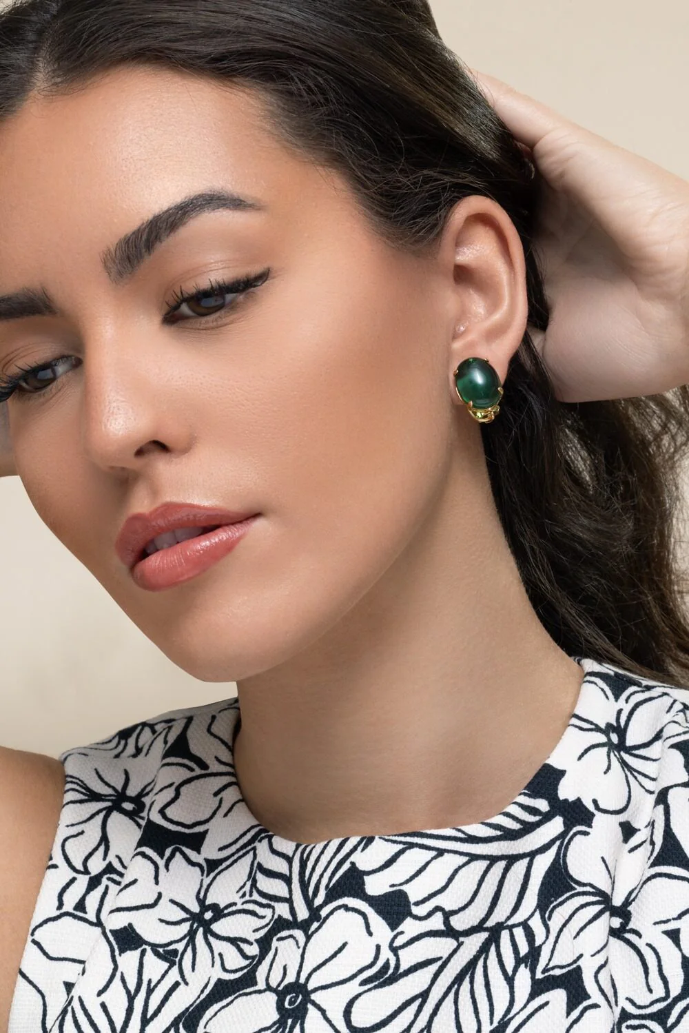 Green Quartz Oval Cabochon Earrings - Image 3