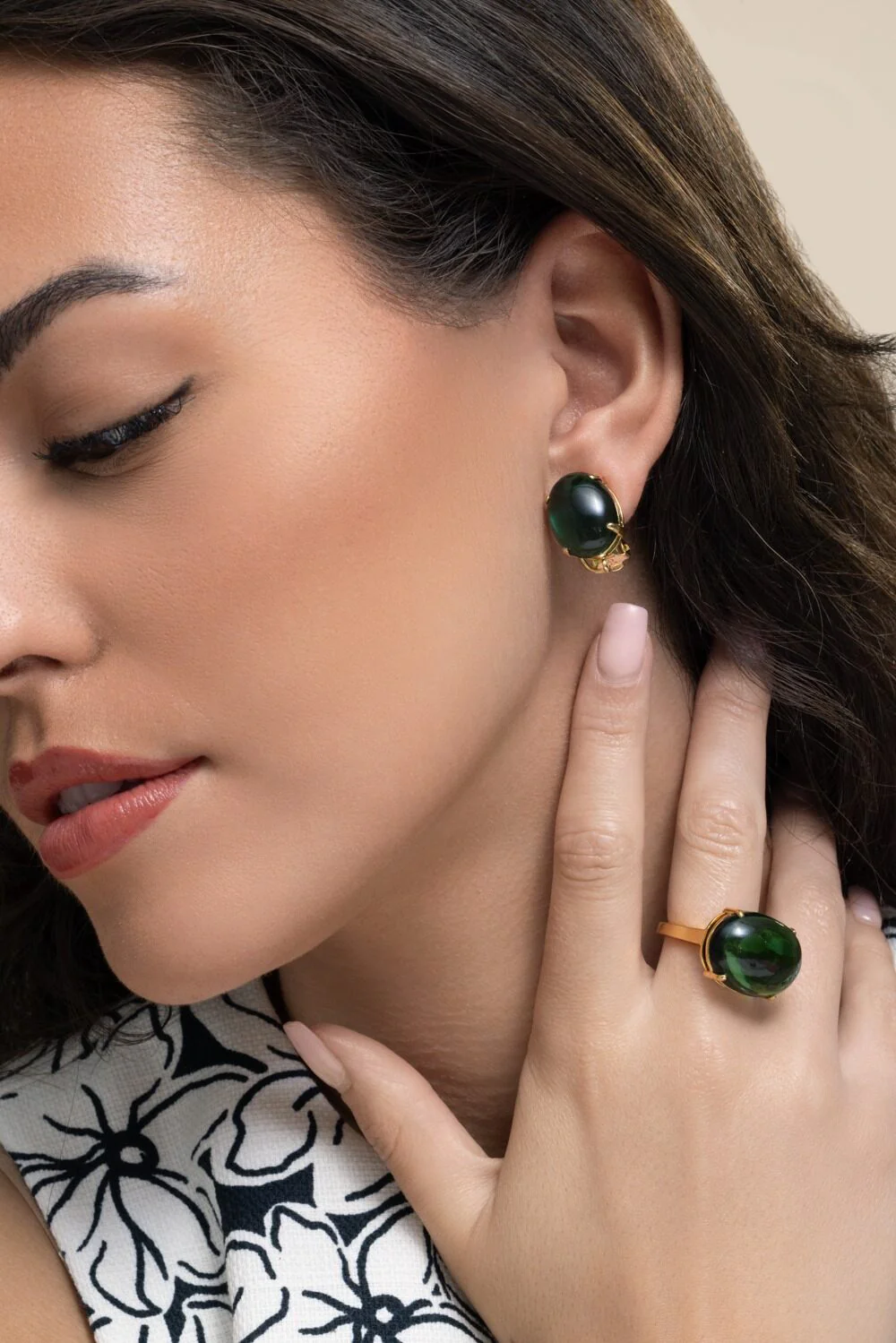 Green Quartz Oval Cabochon Earrings - Image 4