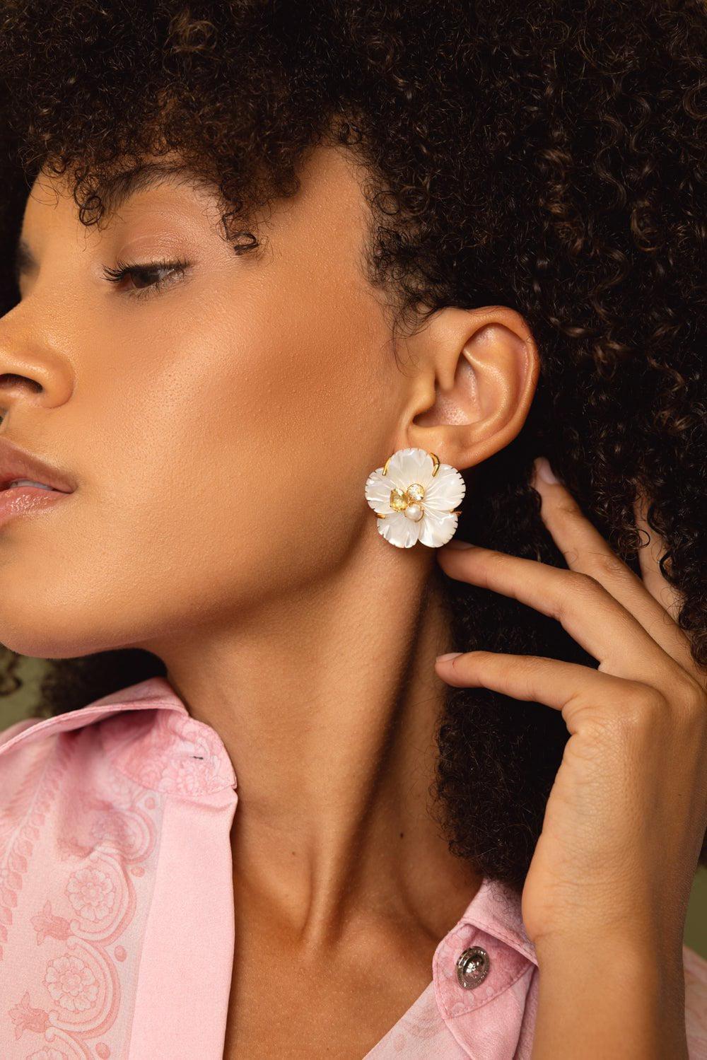 Lemon Quartz Flower Stud Earrings - Image 3