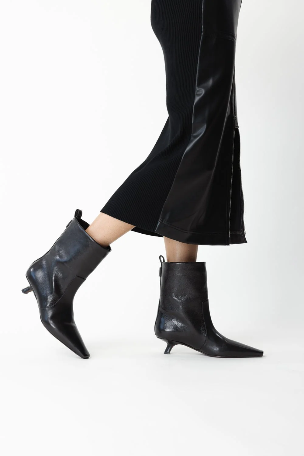 Classic Ankle Boot - Image 3