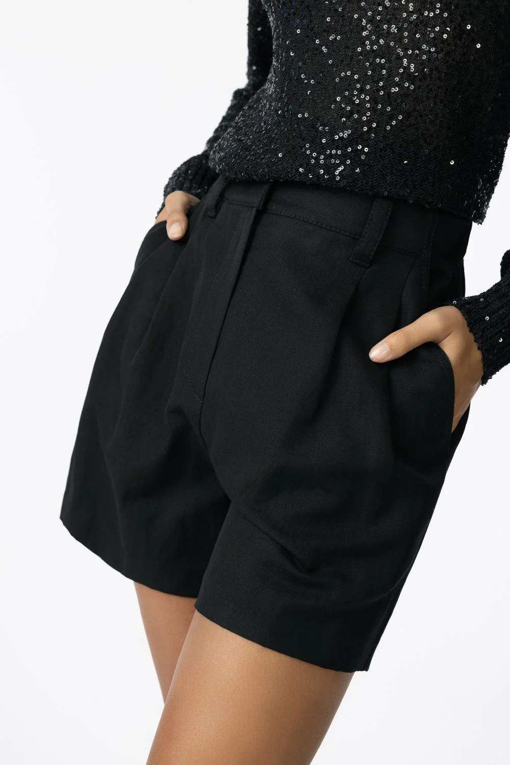 Pleated Baggy Shorts - Image 3