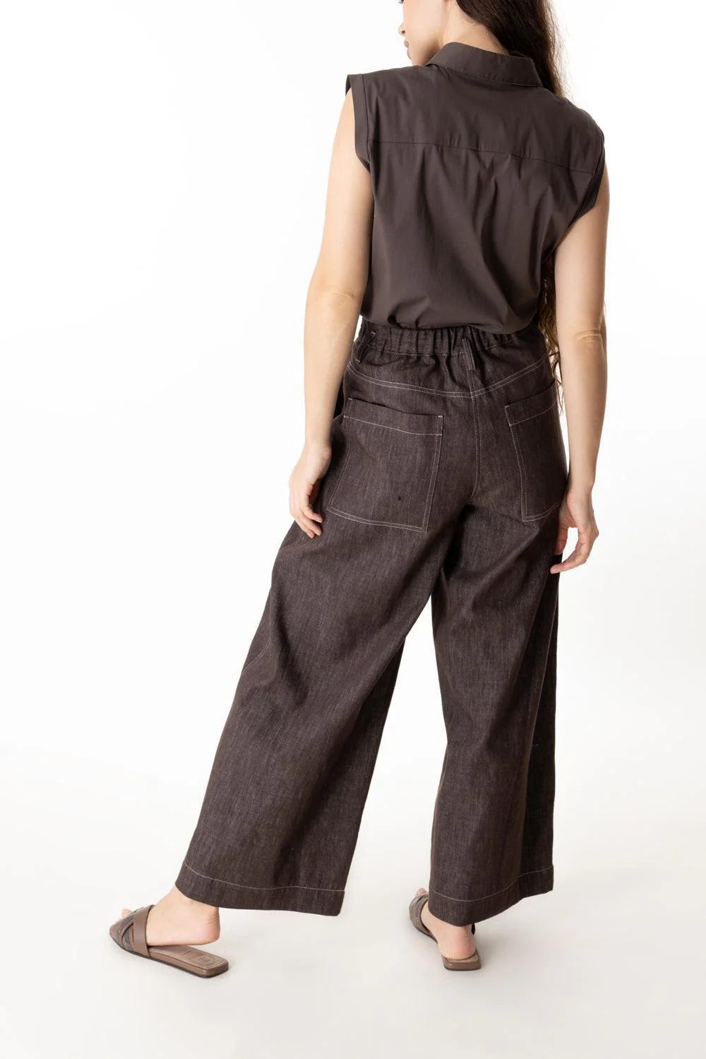 Shiny Trim Sleeveless Shirt - Chocolate - Image 4