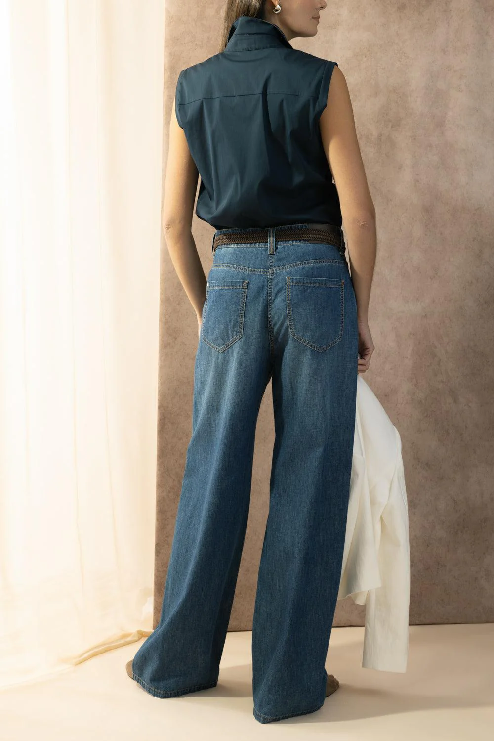 Sleeveless Monili Trim Blouse - Image 4