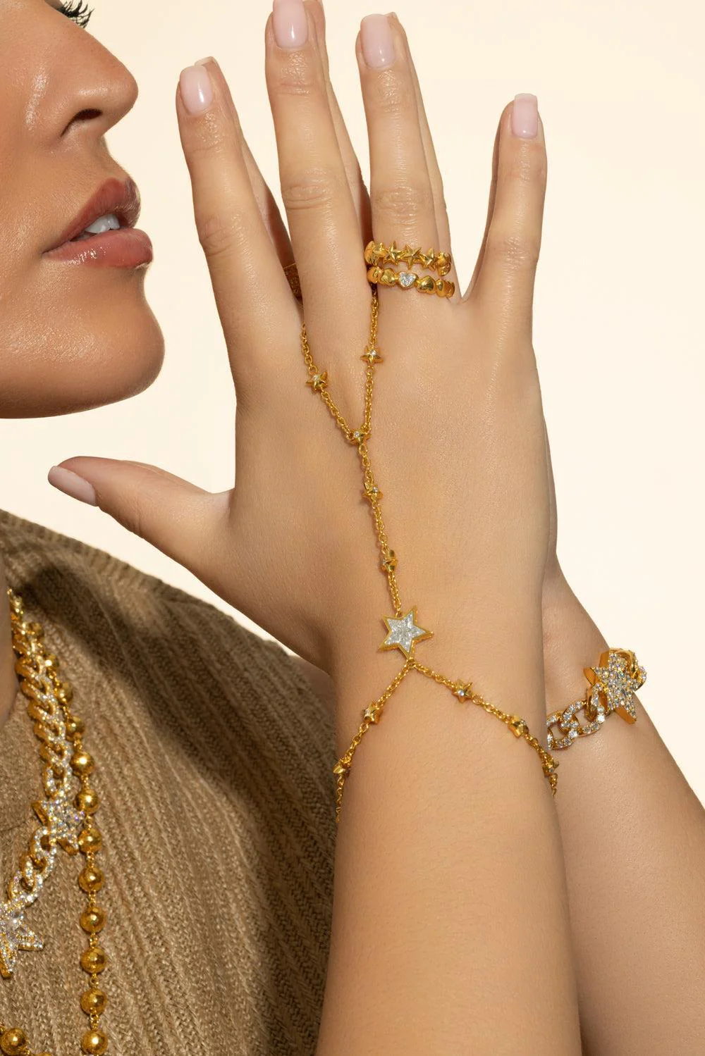 Diamond Kite Star Hand Chain Bracelet - Image 4