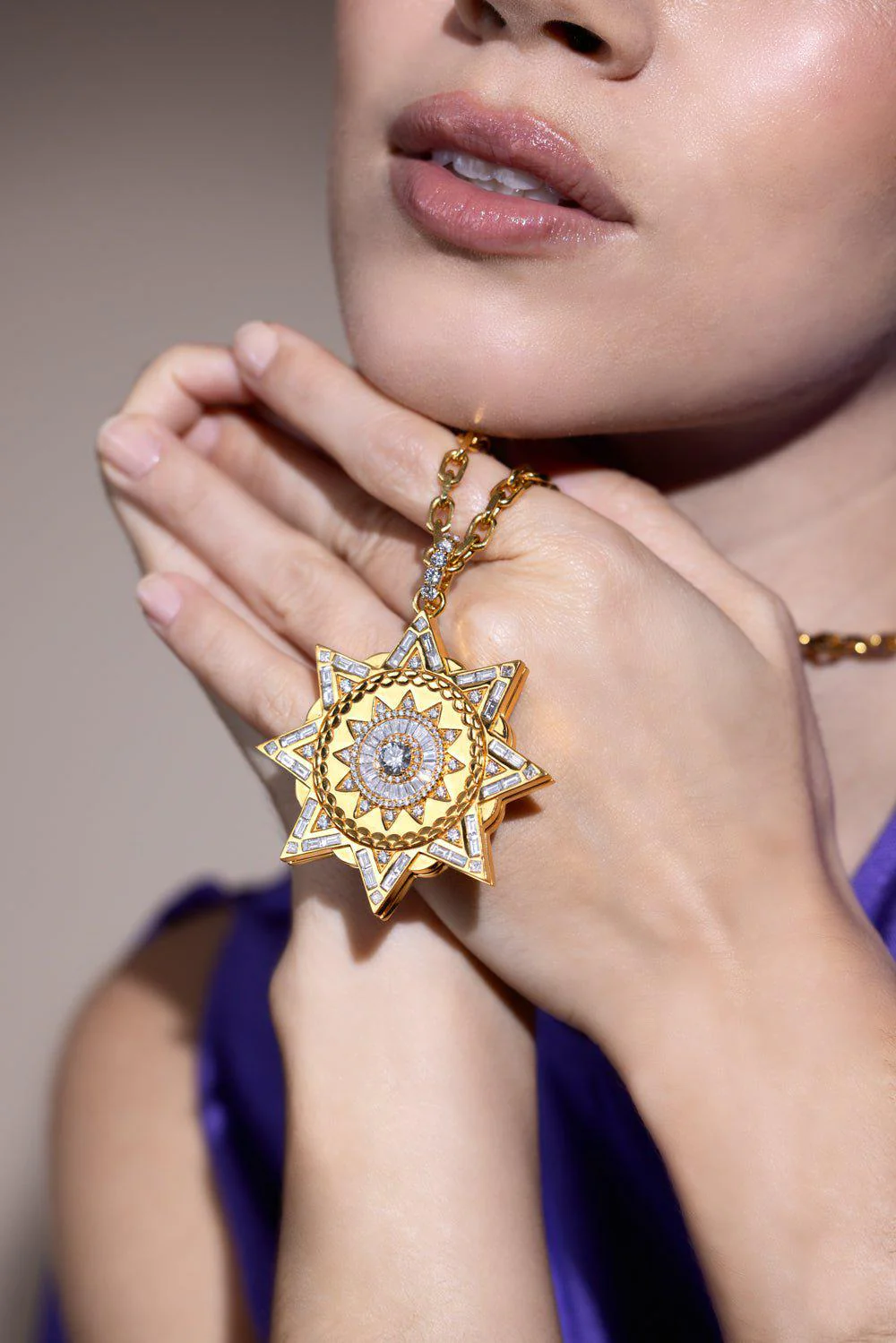 Large Sundial Locket - Image 2