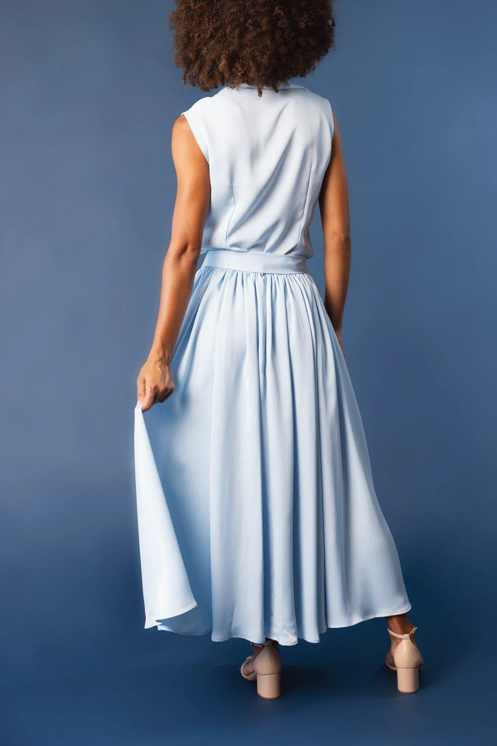 Vintage Sleeveless Shirt - Image 4