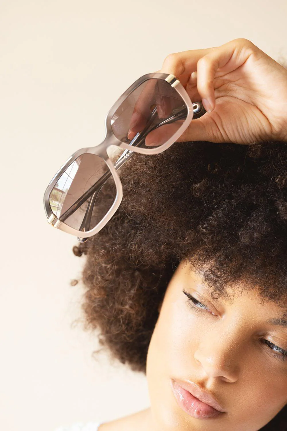 Chic Square Sunglasses - Image 3