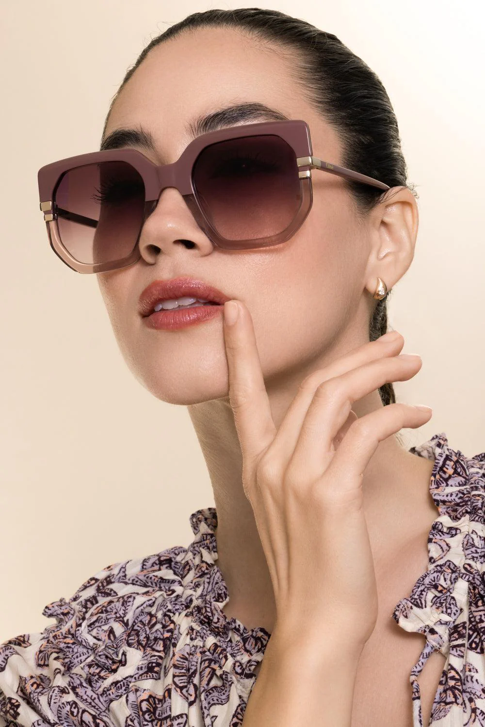 Iconic Butterfly Frame Sunglasses - Image 2