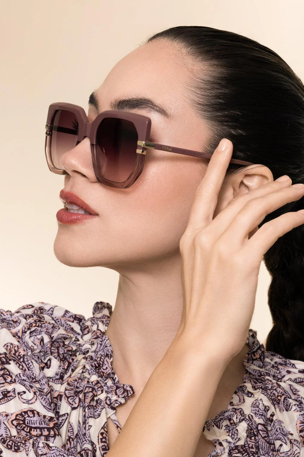 Iconic Butterfly Frame Sunglasses - Image 3