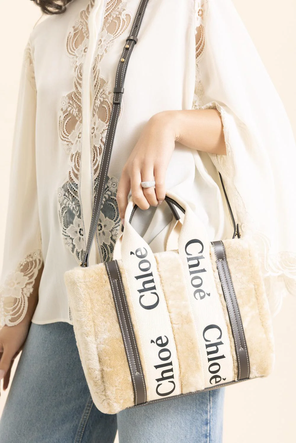 Small Woody Shearling Tote Bag - Image 4