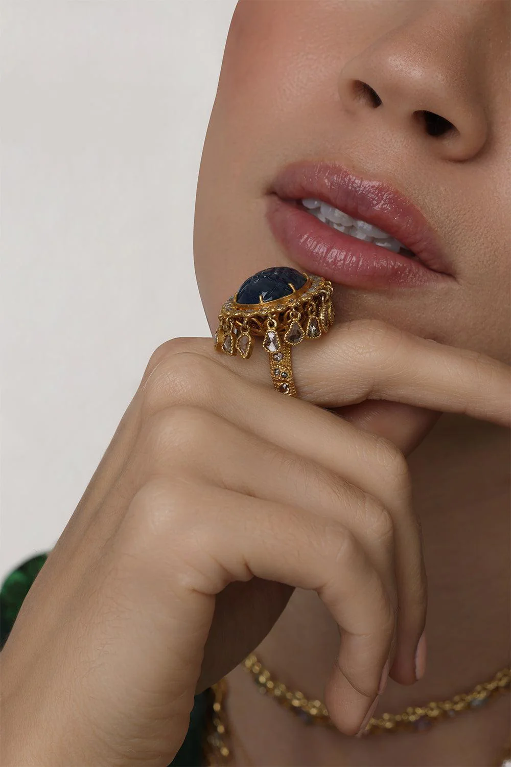Carved Blue Sapphire Antiquity Ring - Image 4