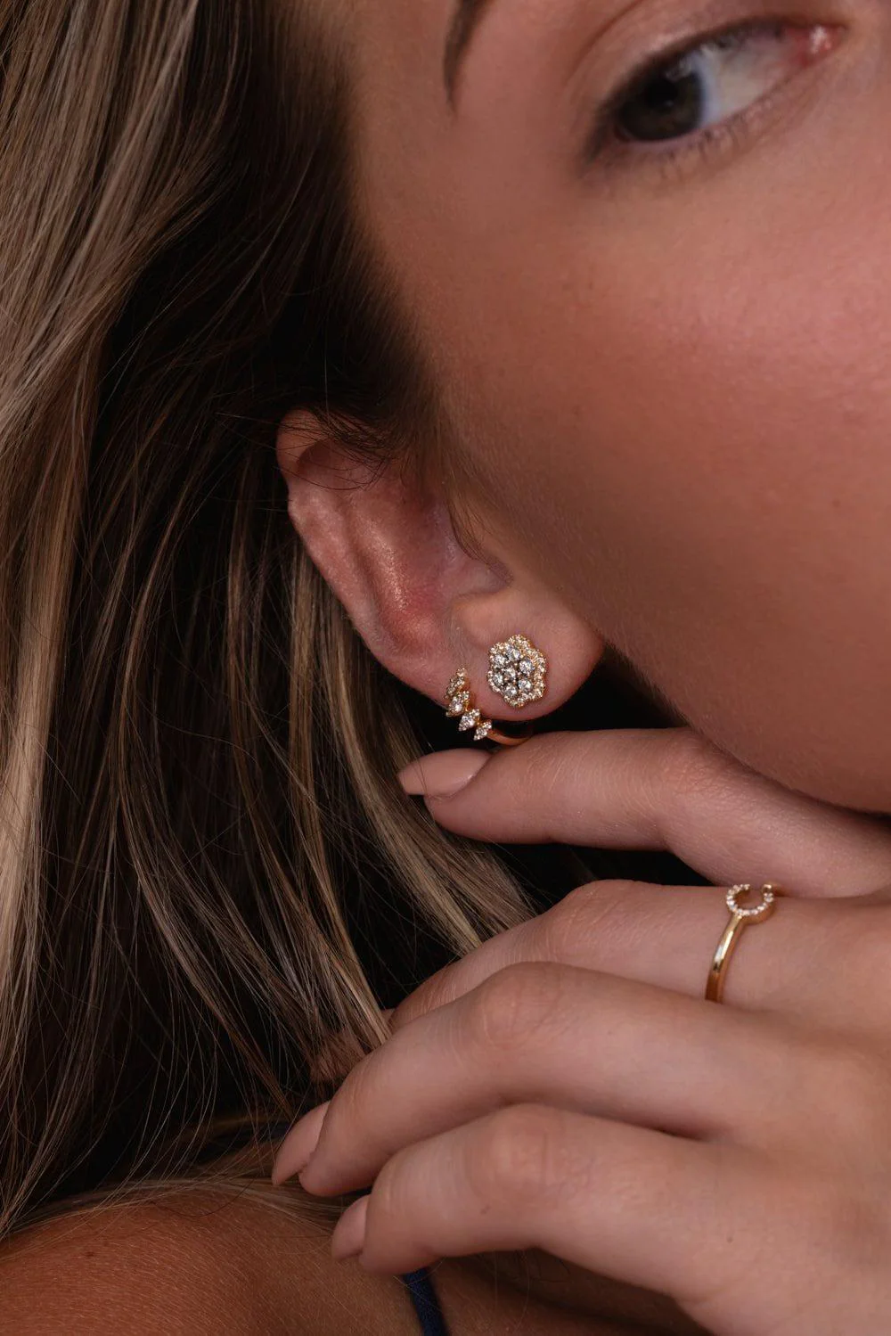 Ava Bea Flower Stud Earrings - White Gold - Image 3