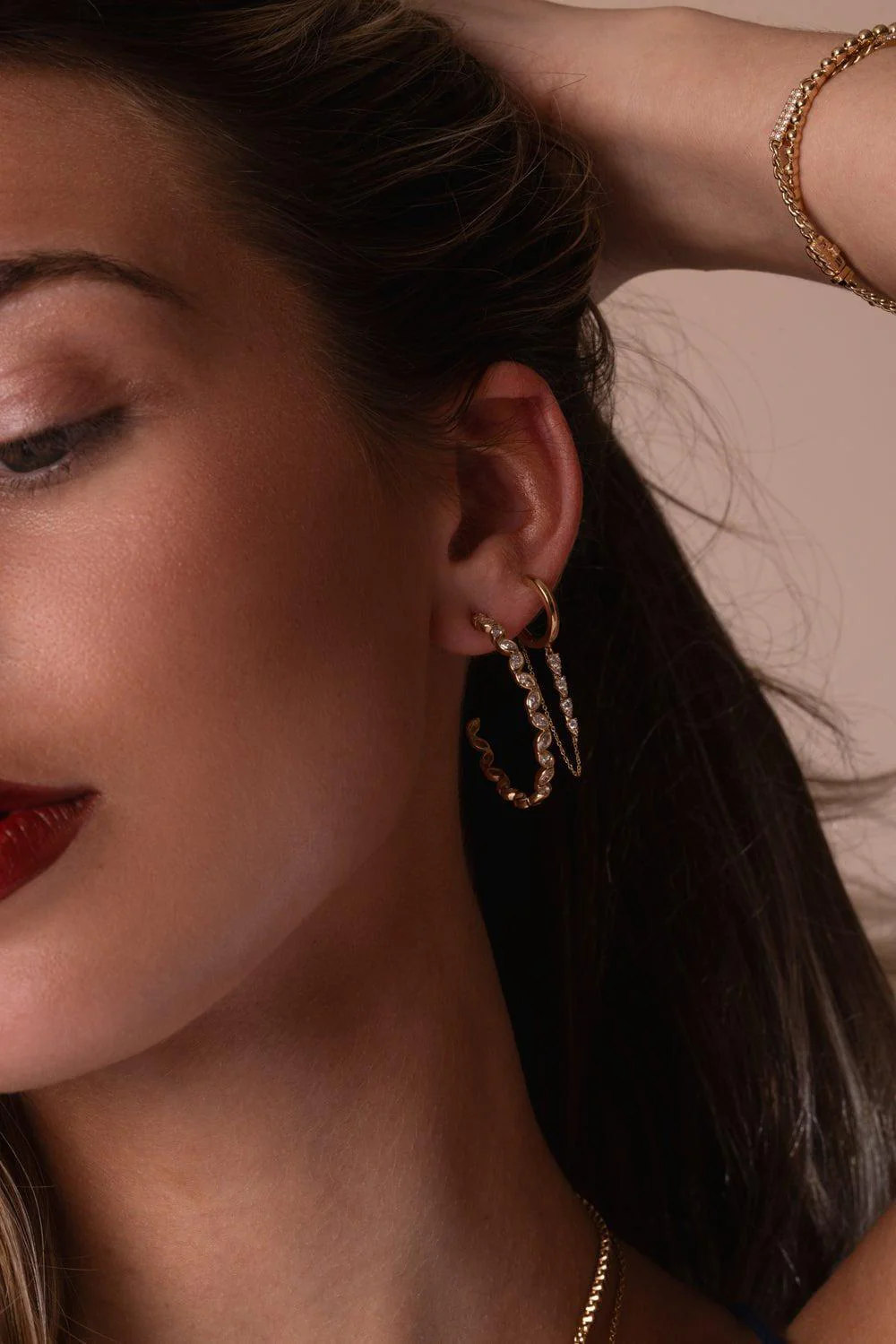 Sophia Ryan Graduating Teardrop Chain Huggie Earrings - Image 3