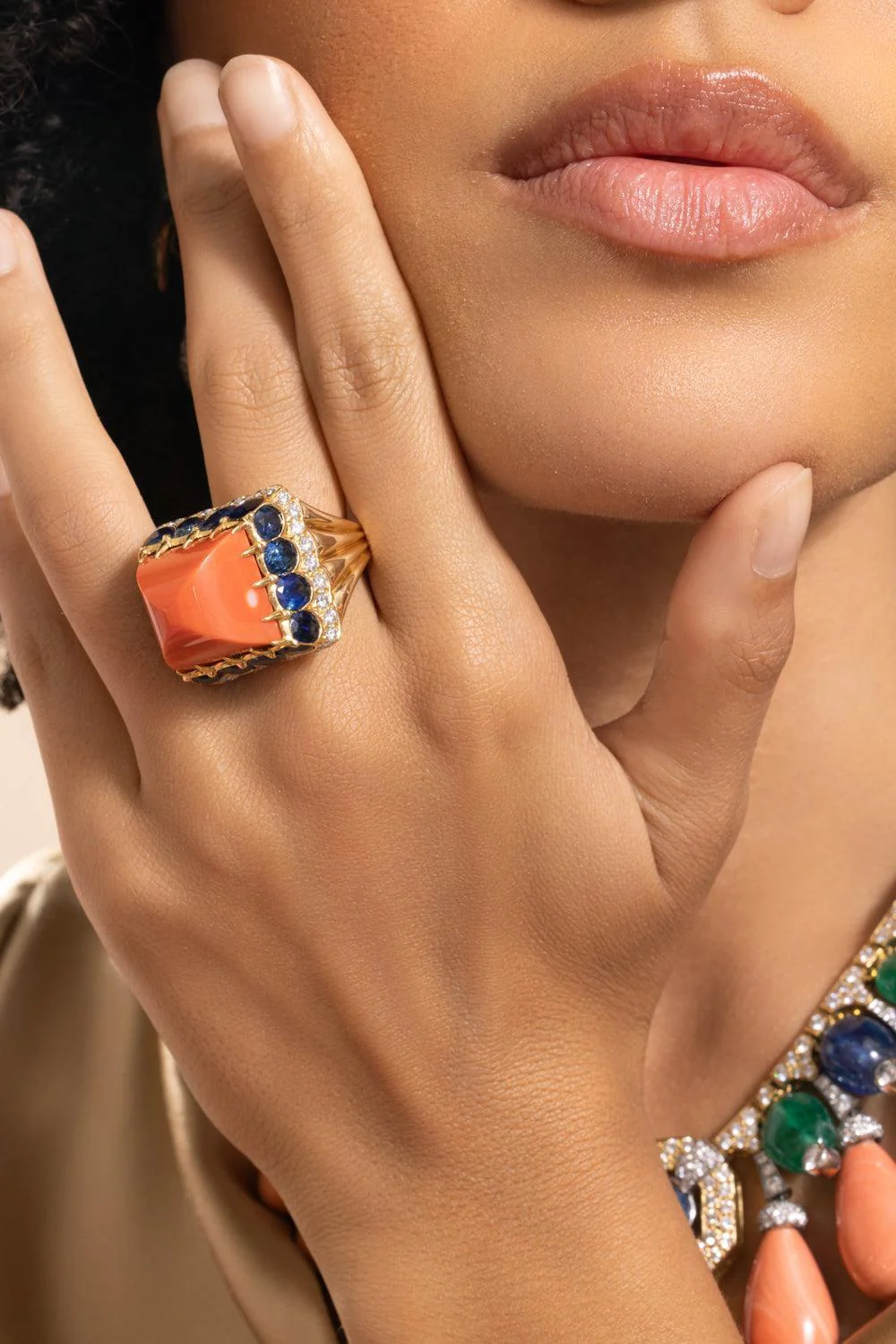 Coral Sapphire Sugarloaf Ring - Image 3