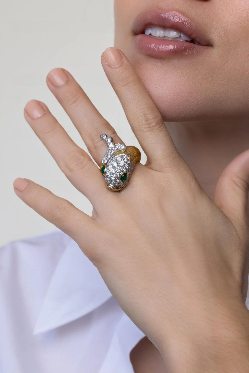 Diamond Emerald Fish Ring - Image 2
