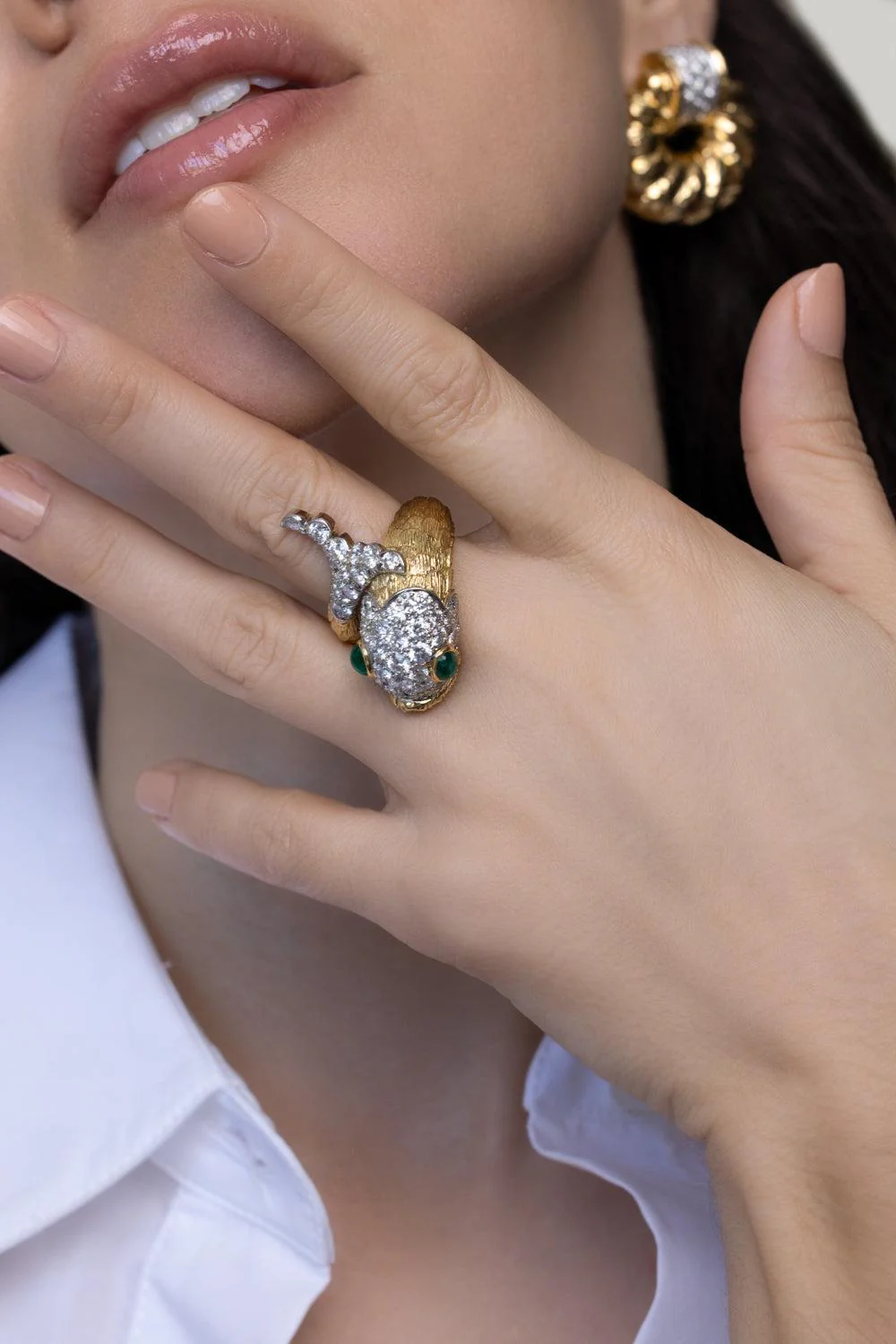 Diamond Emerald Fish Ring - Image 3
