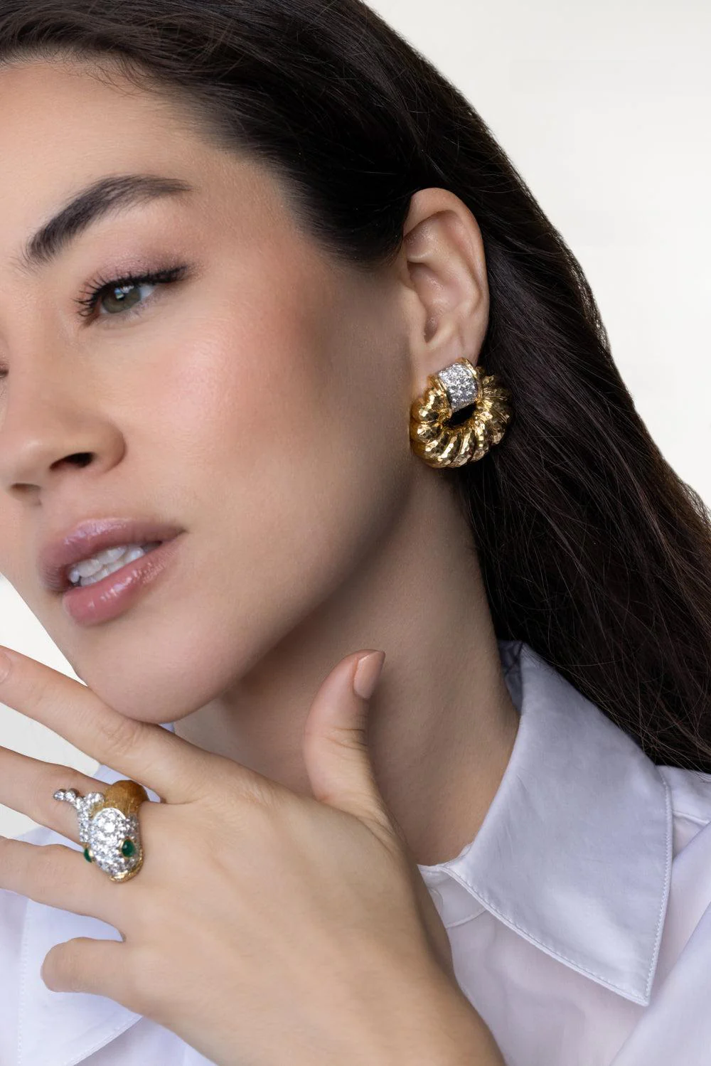 Diamond Emerald Fish Ring - Image 4