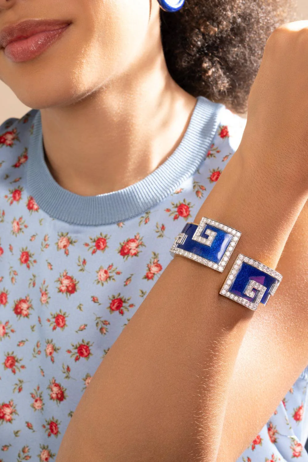 Diamond Royal Blue Scroll Cuff Bracelet - Image 4
