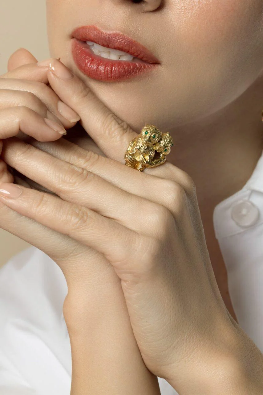 Emerald Hugging Mokeys Ring - Image 2