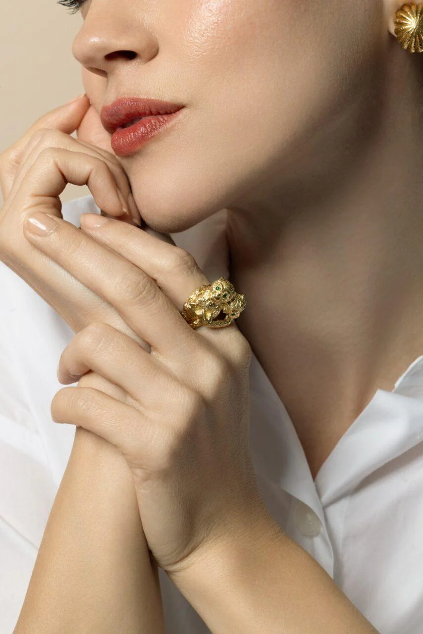 Emerald Hugging Mokeys Ring - Image 4
