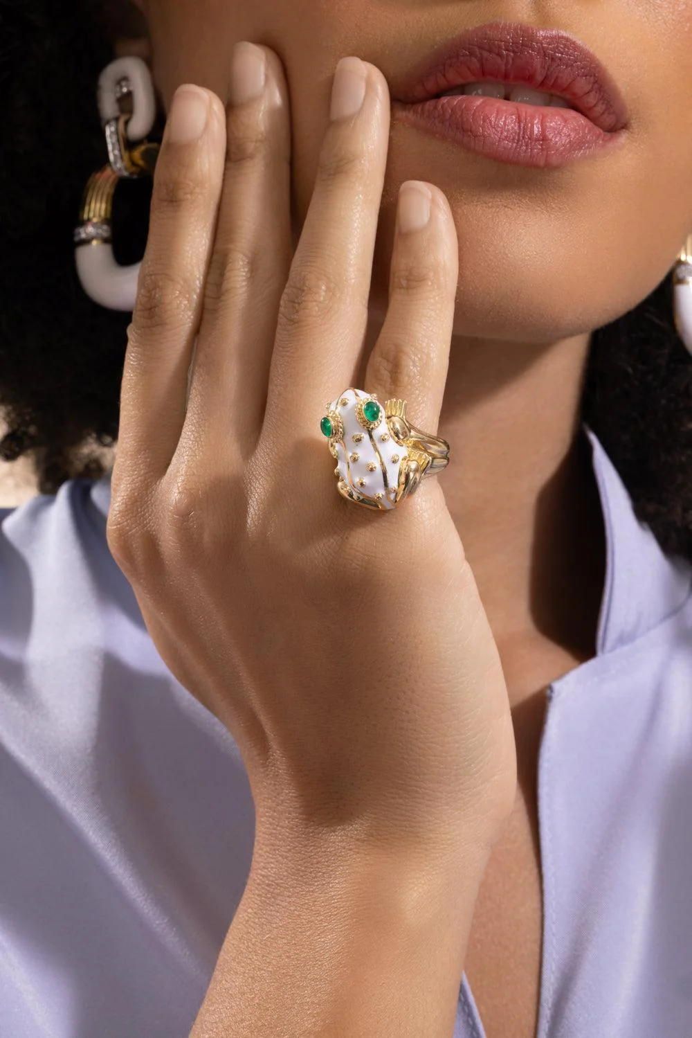 Emerald White Frog Ring - Image 2