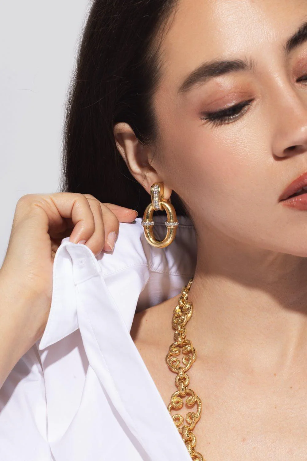 Hammered Oval Link Earrings - Image 2