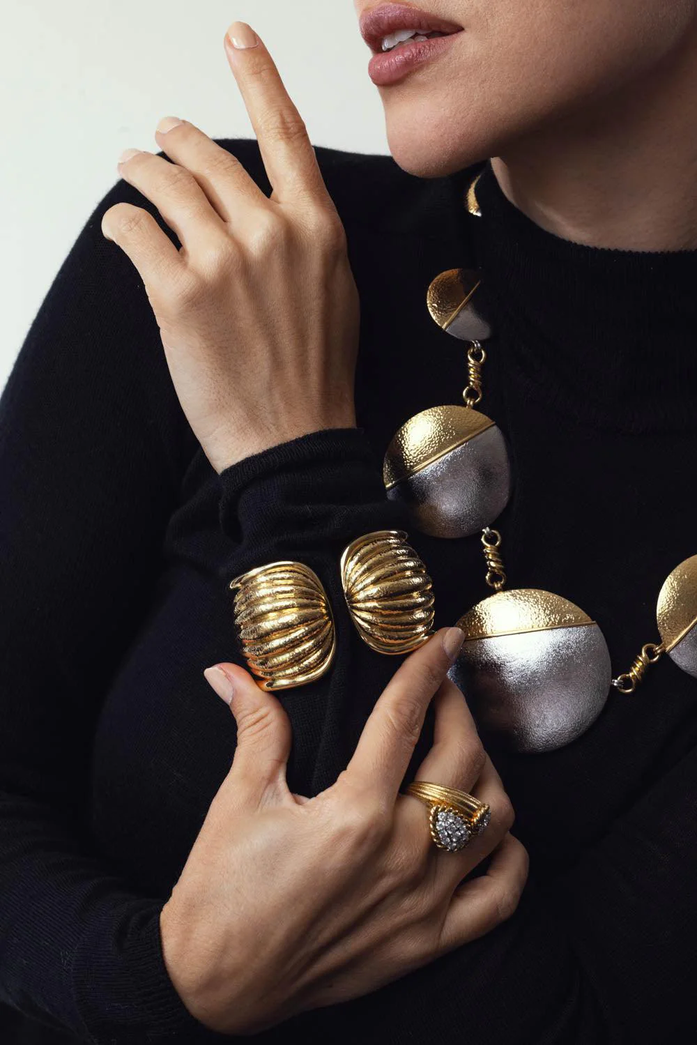 Hammered Scallop Cuff Bracelet - Image 4